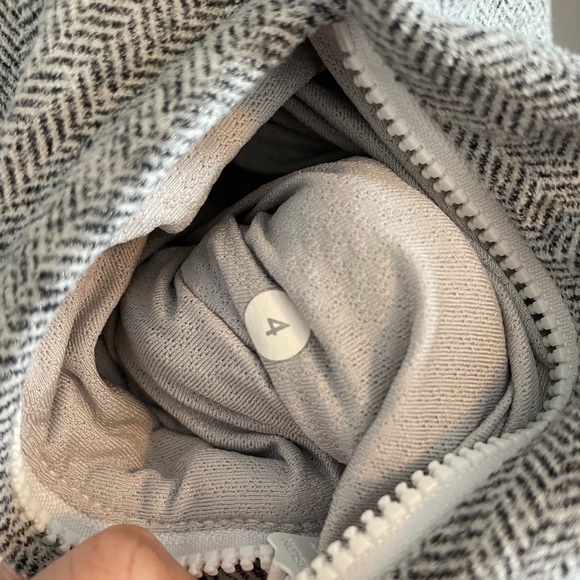 Lululemon Be Present Jacket - Picture 15 of 16